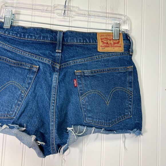 Levi's 501 button fly button fly medium Wash High Rise Distressed Size 27 S58022 - Picture 5 of 15